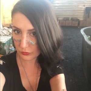 Meet your Posher, Joneale